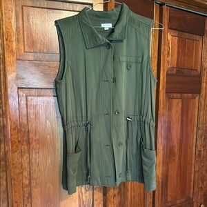 Westport Green Utility Vest with Collared Neckline